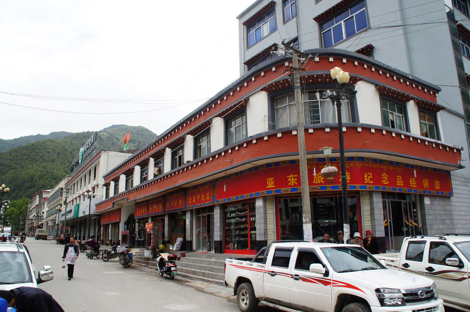 亚东县城街景