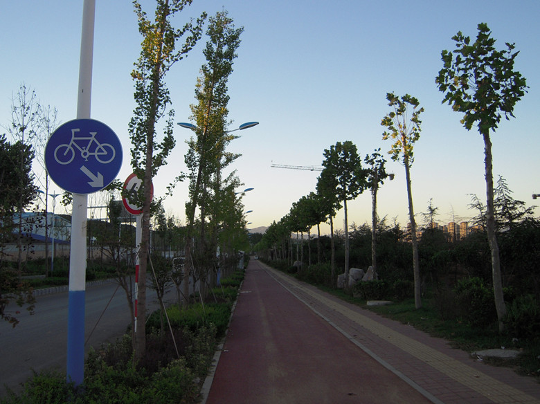 魁玉南路北入口处.jpg