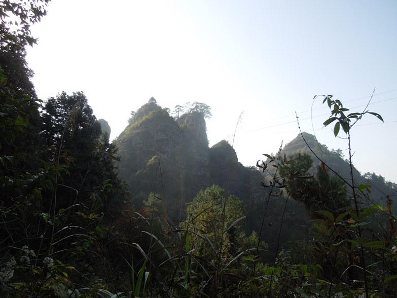 远处的山峰，很美.jpg