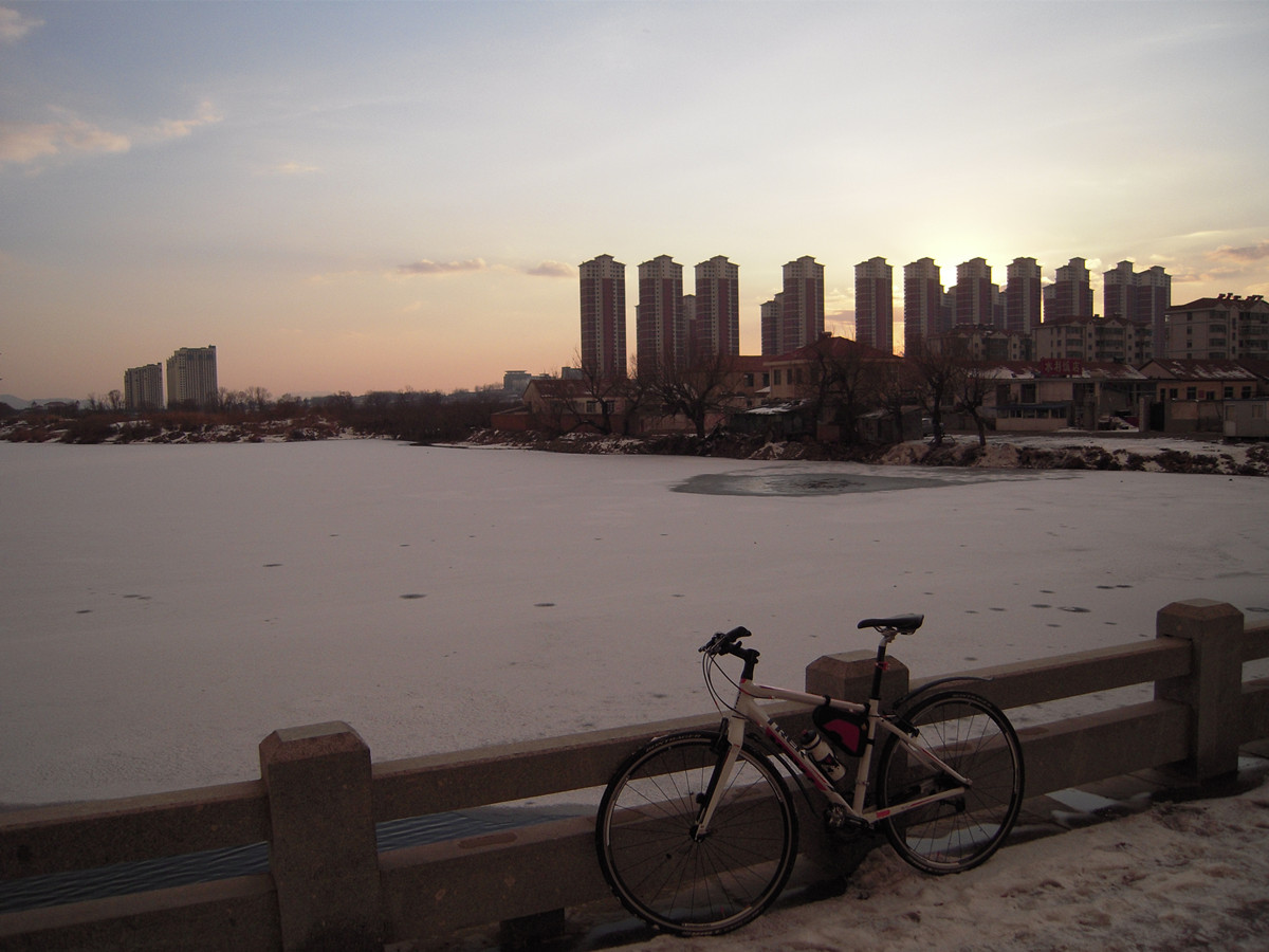水库结冰.jpg