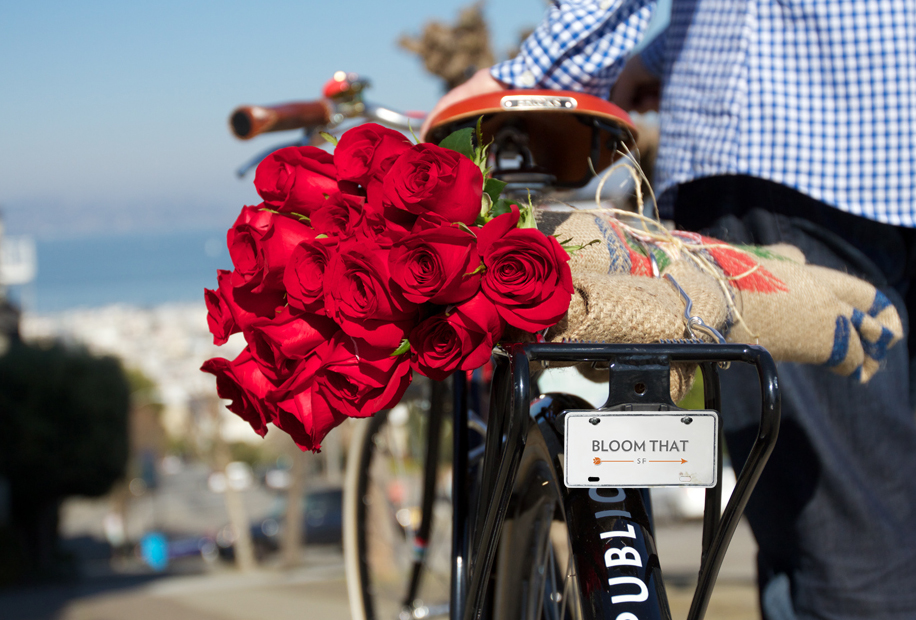 1.情人节就要来了 Bloomthat用自行车送鲜花.jpg