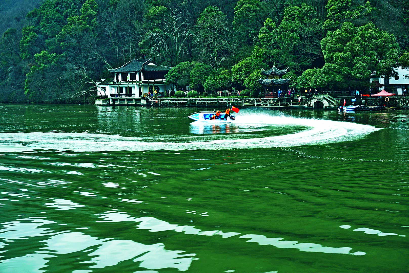 荡波富春江