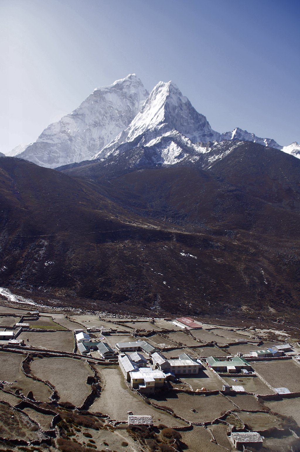 dingboche 与阿玛达雪山