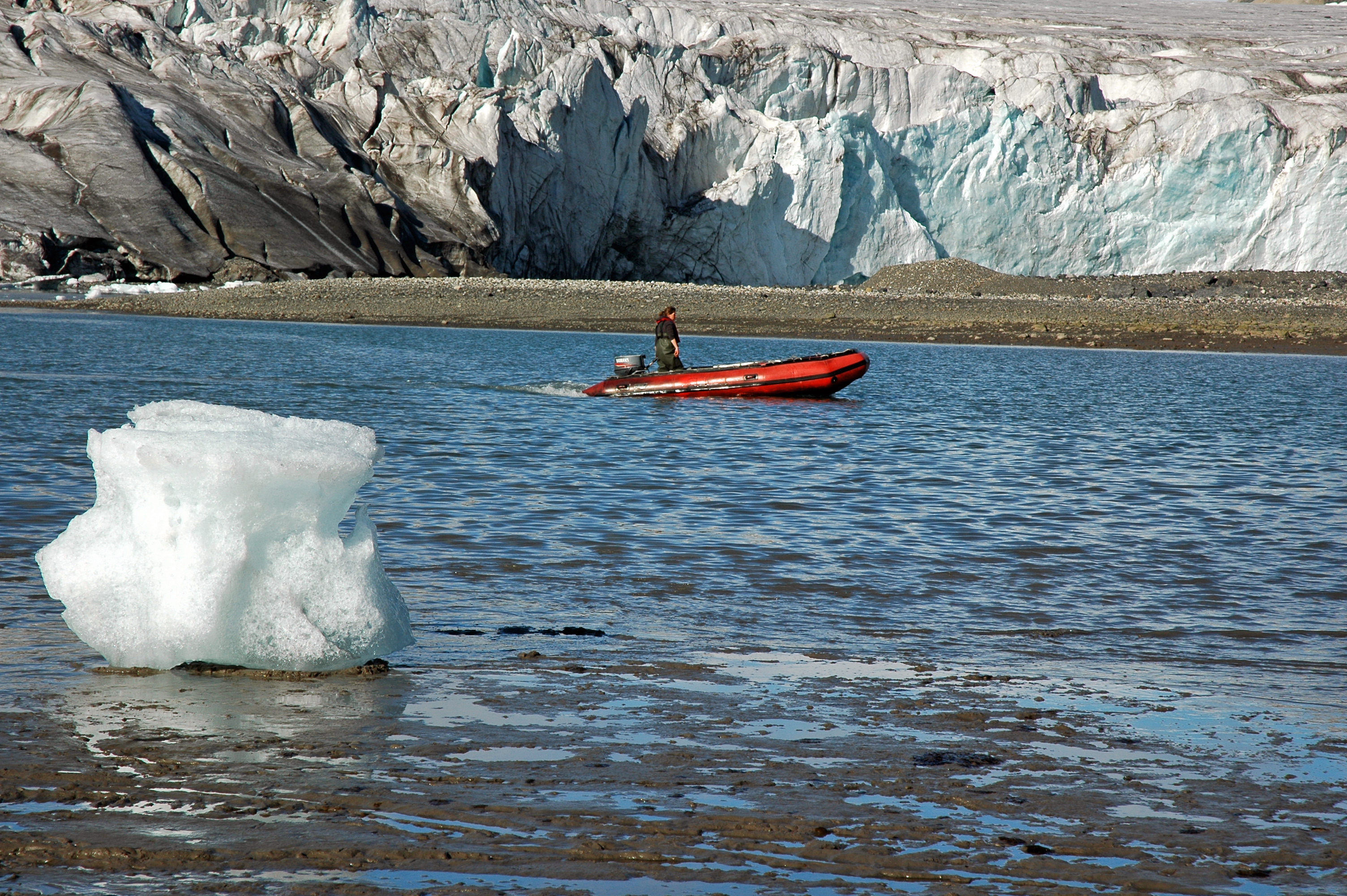 Svalb06_Zodiac_Glacier2_edited.JPG