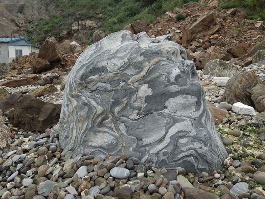 10砣矶岛的石林 (1).jpg