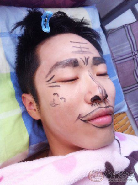 王者风范的睡姿.jpg