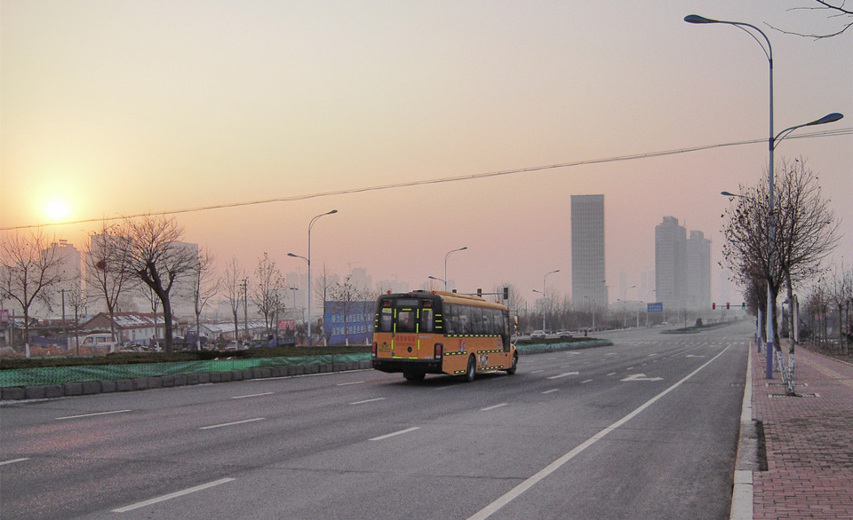 抓拍大鼻子校车 2.jpg