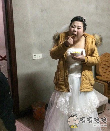 妈蛋，为了穿婚纱就只能吃这么点了.jpg