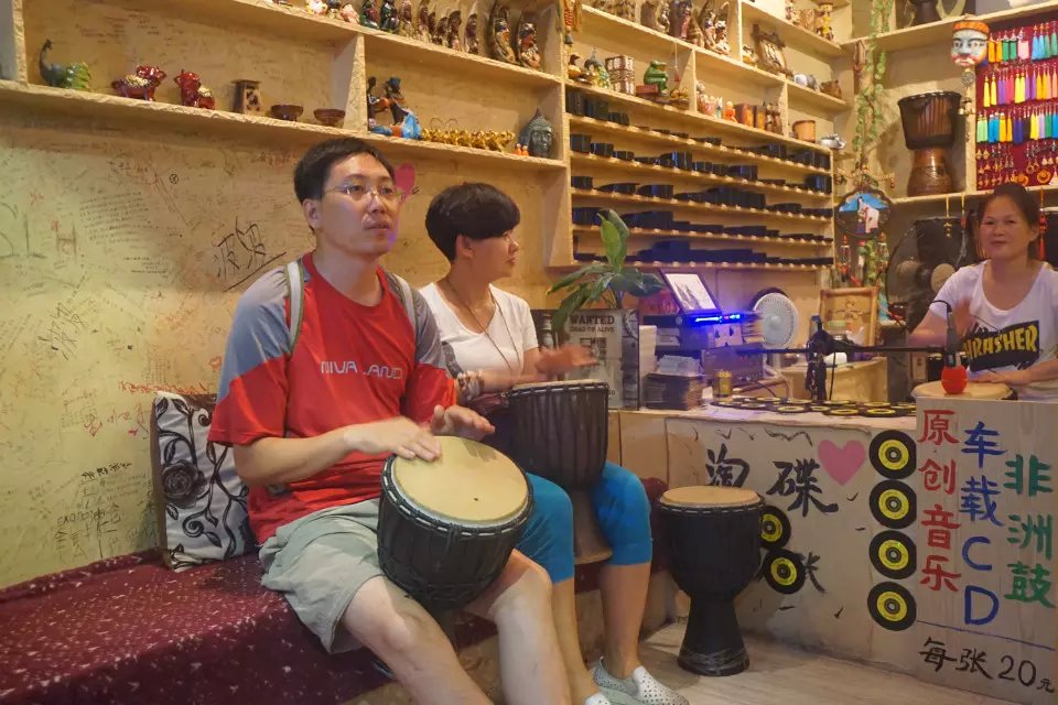 psbCAZ4UBCI.jpg