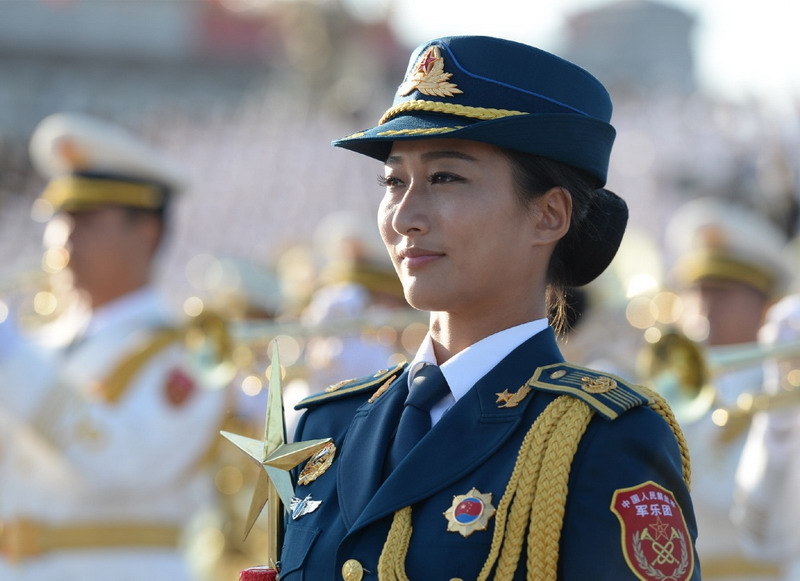 抗战胜利日阅兵：女仪仗队员首次受阅 3.jpg