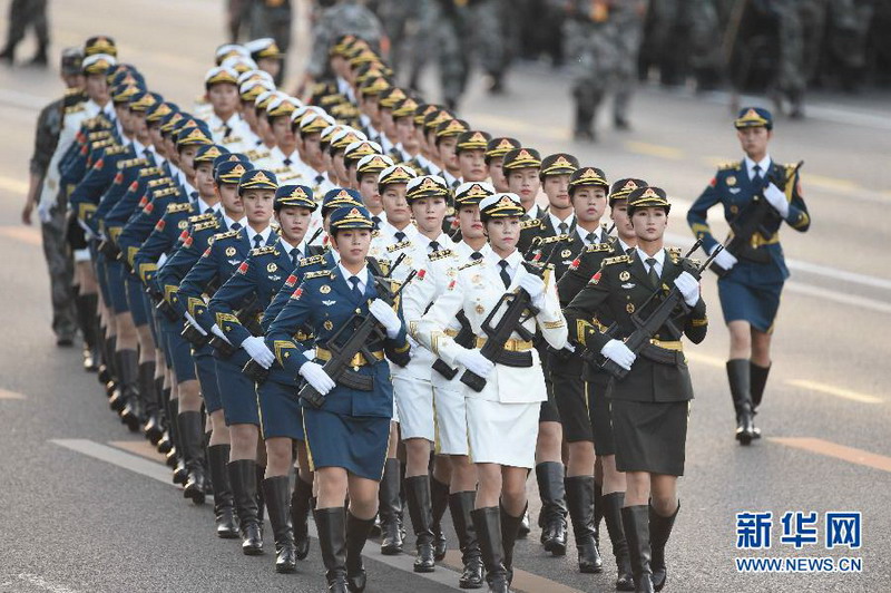 抗战胜利日阅兵：女仪仗队员首次受阅 6.jpg