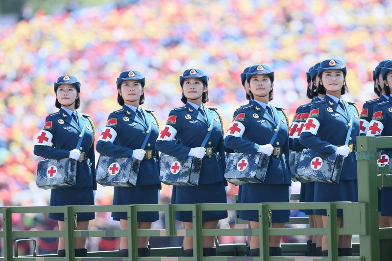 抗战胜利日阅兵：女仪仗队员首次受阅 10.jpg