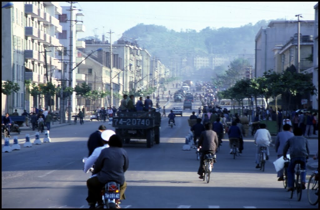 卡车车牌开头为74