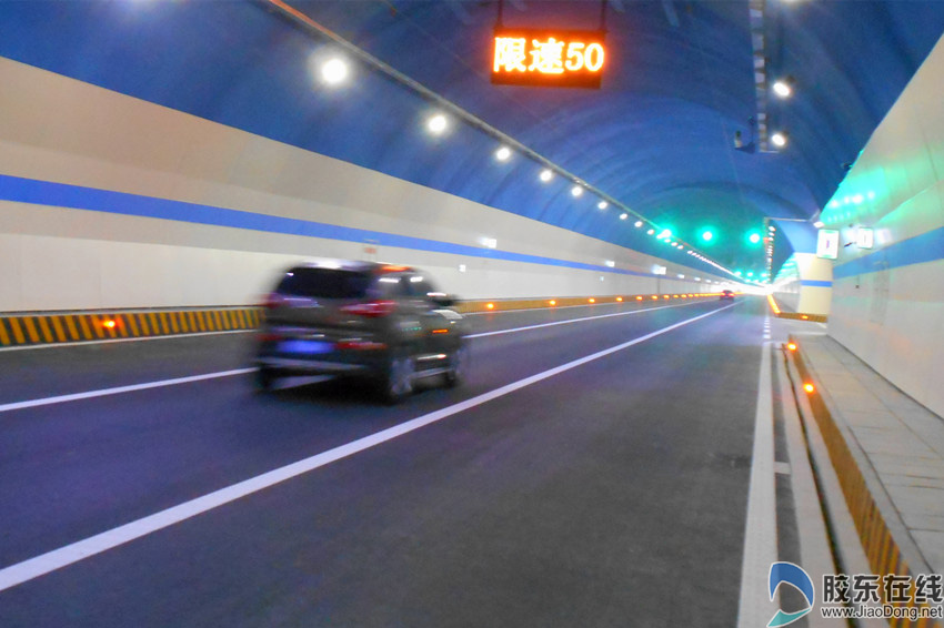 8.17路论坛网友 今日首次通过胜利南路南延隧道.jpg