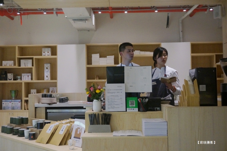 理想书店开发区衡悦广场店试营业 - 前线 - 前线视界 35.jpg