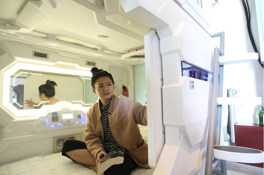 胶囊旅馆亮相哈尔滨 外观科幻如太空舱 2.png