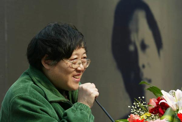 0.2007年4月8日，作家王小波的妻子、社会学学者李银河在上海举行讲座纪念王小波去世10.jpg