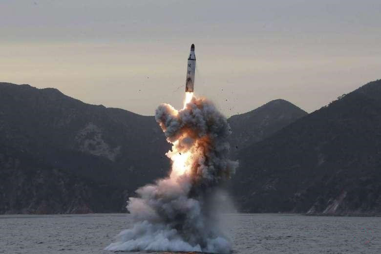 朝鲜于2016年4月底所发布有关发射导弹的图片。（档案照片，EPA).jpg