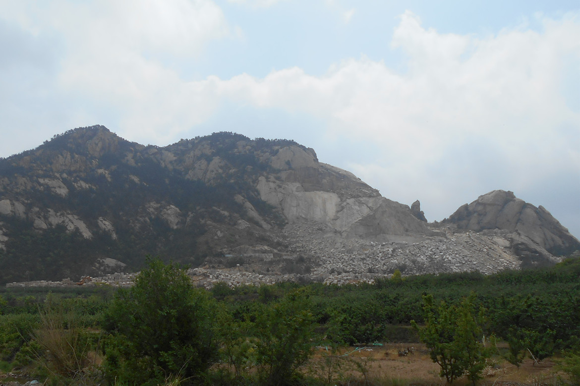 00.山体被破坏.jpg