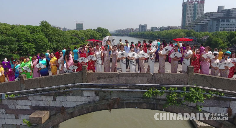 杭州“全球旗袍日”：向世界展示杭州的古典美与国际范 7.jpg