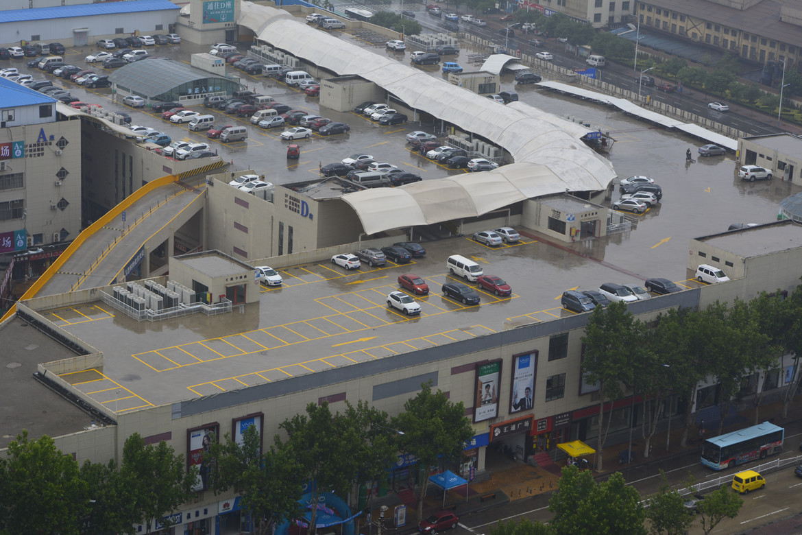 屋顶停车场 2.jpg