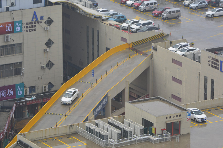 屋顶停车场 3.jpg