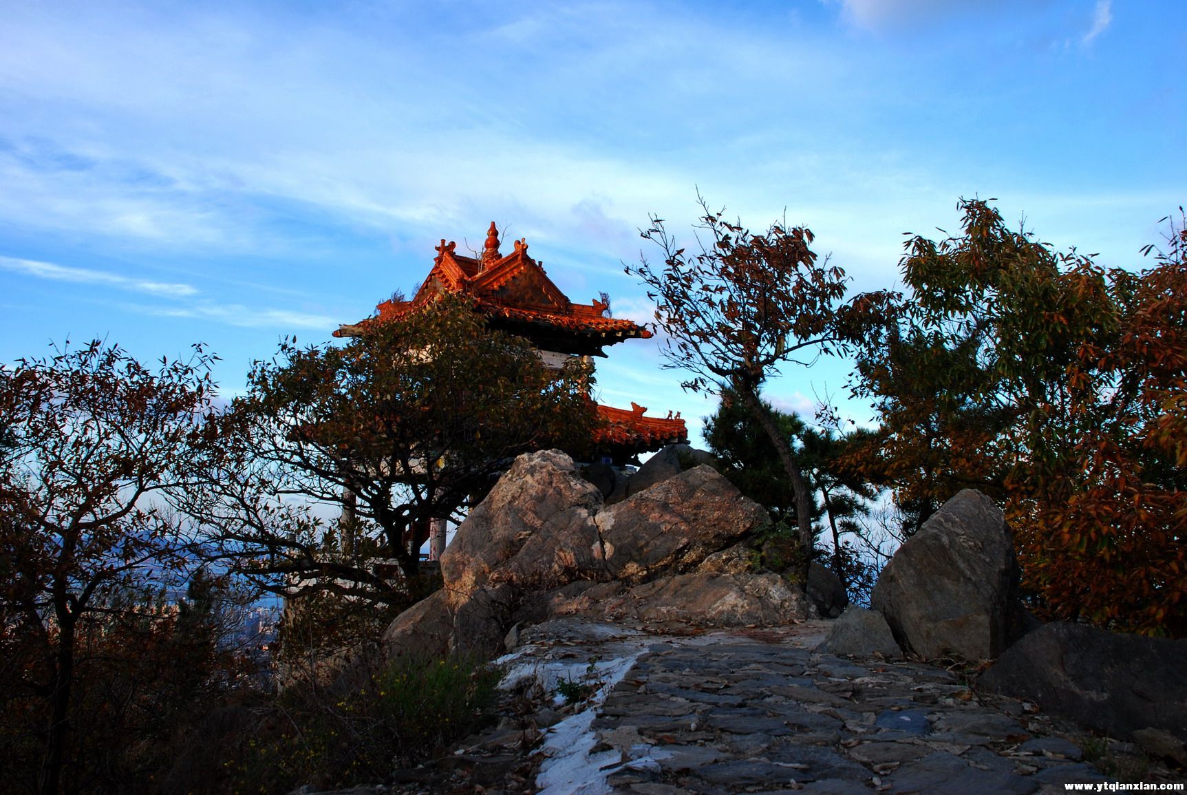 钟楼a.jpg