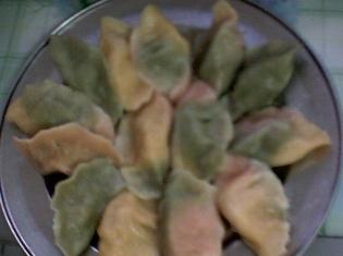 黄色用了橙汁，绿色用了生菜汁，红色用了胡萝卜汁.jpg