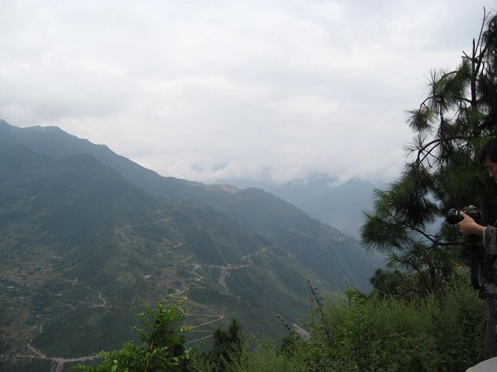 崎岖的山路1.jpg