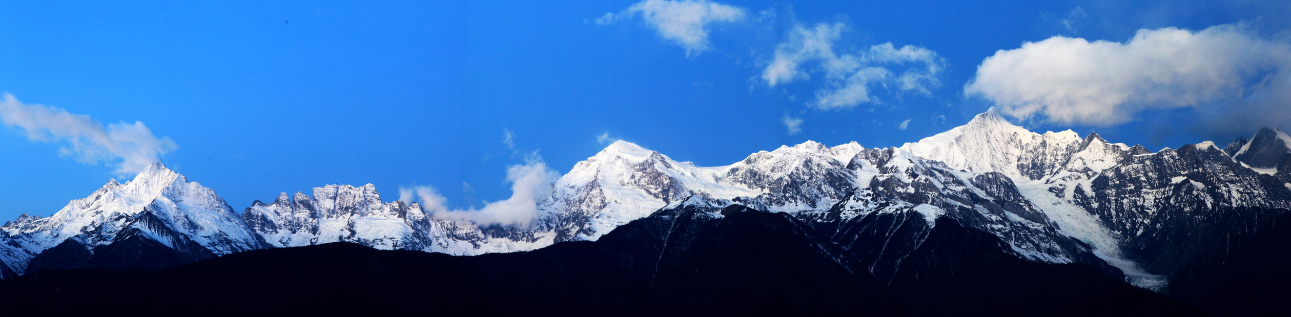 梅里雪山_缩小大小.jpg