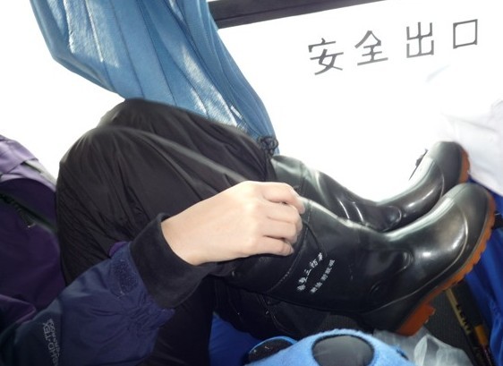 水鞋党美女.jpg