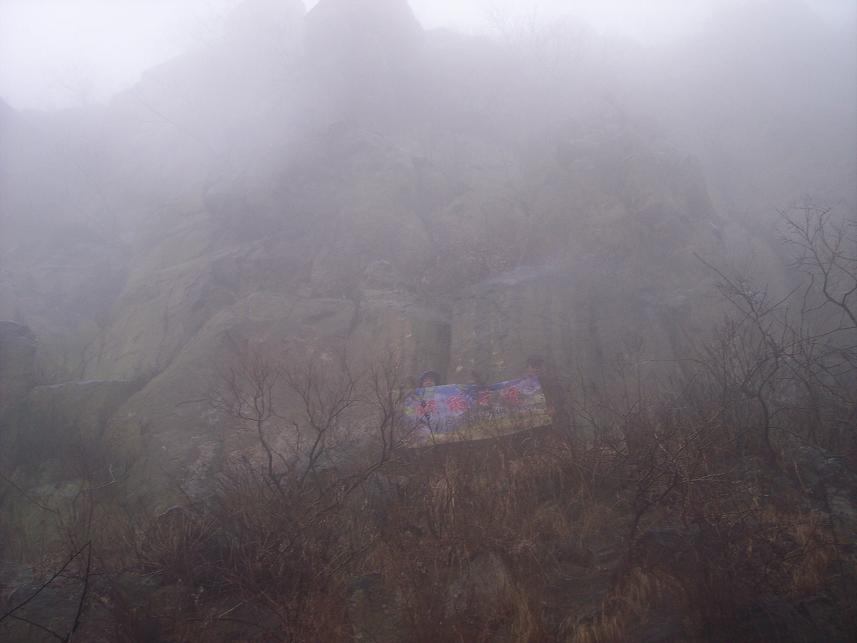 去年雨中登蚕山，未果。