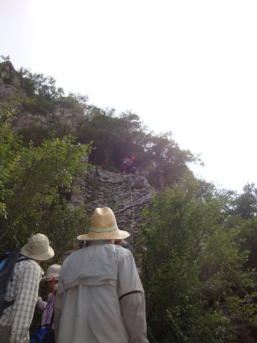 背包在这里从上面放下来