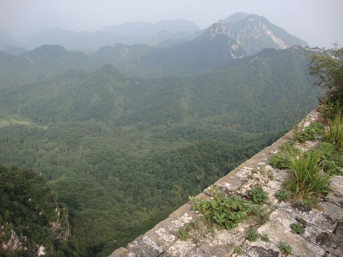脚边就是万丈悬崖