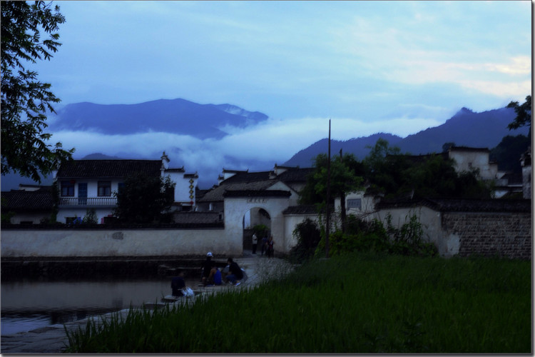 暮色里的宏村 (11).jpg