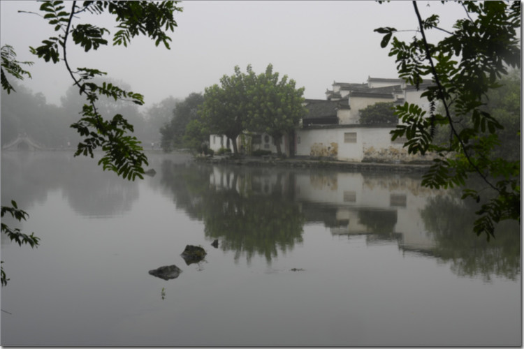 清晨的宏村.jpg