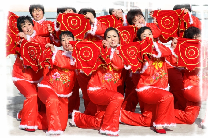 欢乐的新年-02.jpg