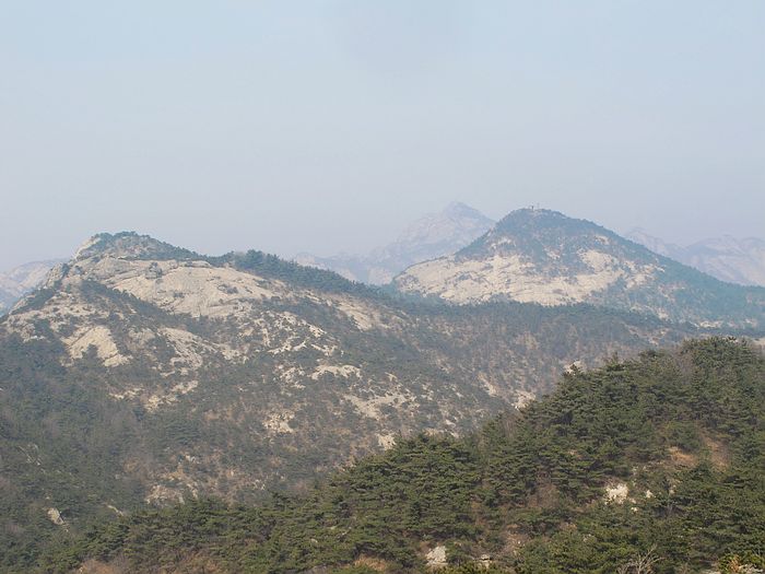 最右边的山头就是老铁山