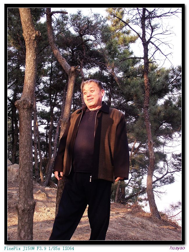 这就是那位被凤凰拉进队伍的大叔