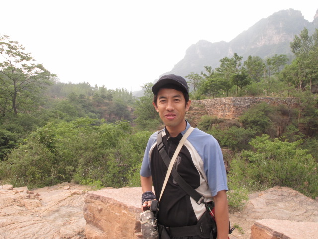 去年崂山行，青岛名驴毛毛球给我们当向导，没想到这次在郭亮村偶遇，老亲切了！