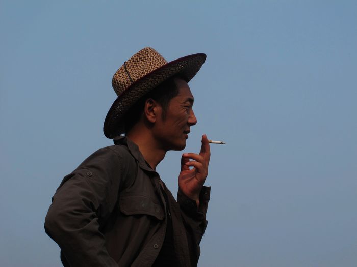 瓦西里在深思——下周到哪里得瑟呢？
