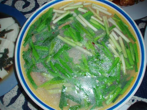 帅锅做的扇贝汤-虽然看到的都是韭菜