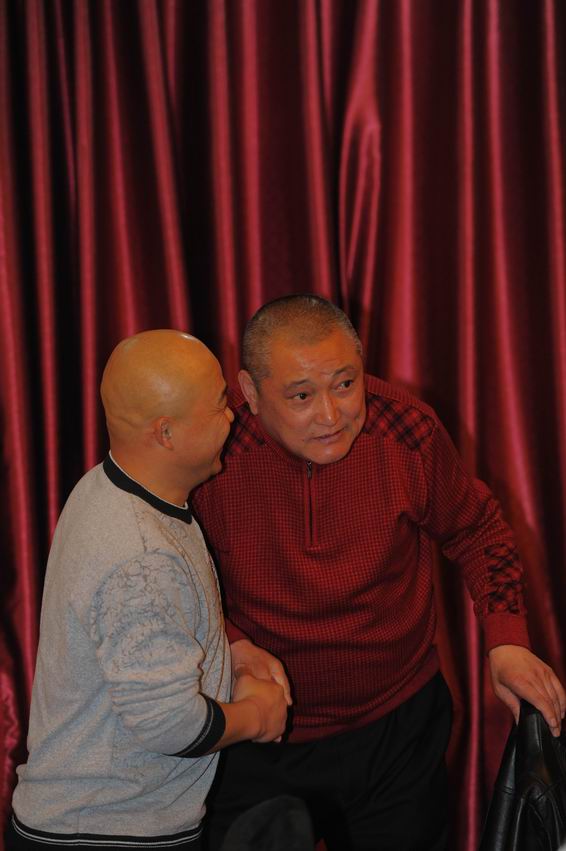 来，咱俩说说悄悄话