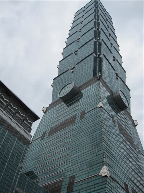 号称亚洲第一高楼１０１大厦