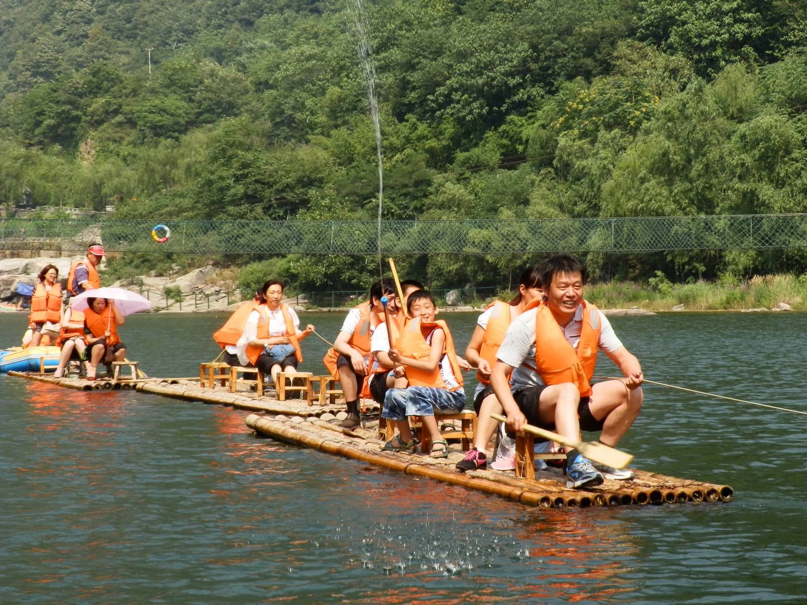 竹排长龙.JPG