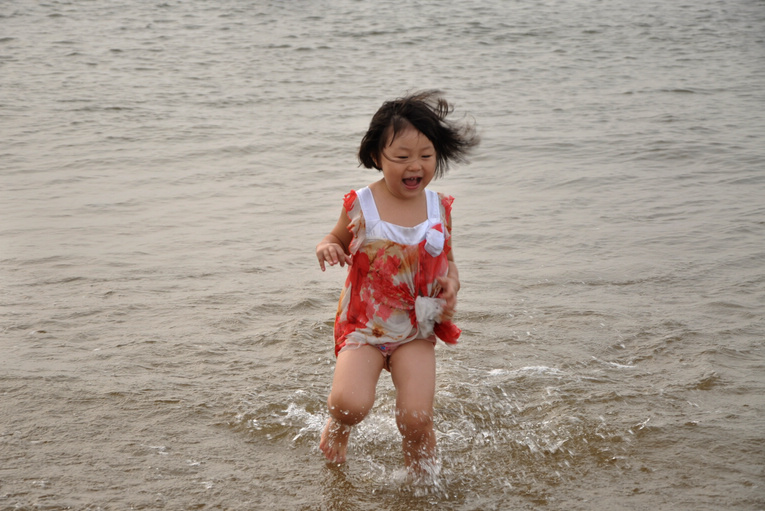 夏日的金沙滩，儿童快乐的天地。 085.jpg