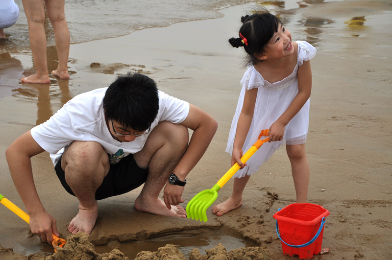 夏日的金沙滩，儿童快乐的天地。 193.jpg