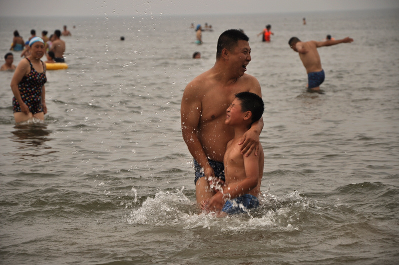 夏日的金沙滩，儿童快乐的天地。 238.jpg
