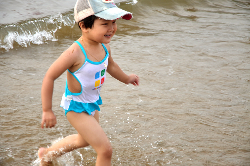 夏日的金沙滩，儿童快乐的天地。 073.jpg