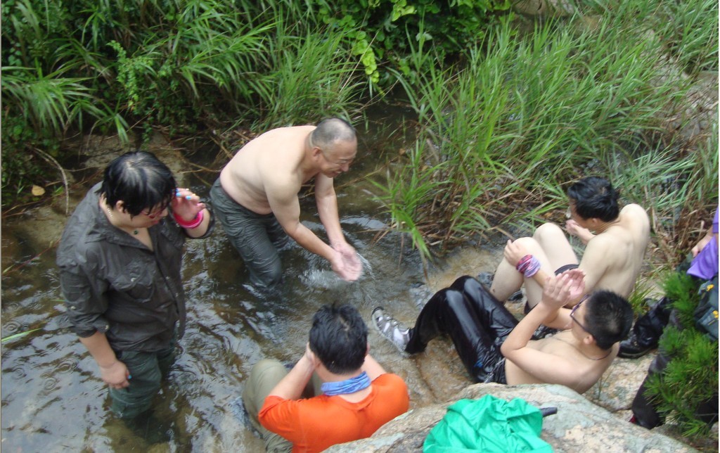 溪边小憩-2.jpg